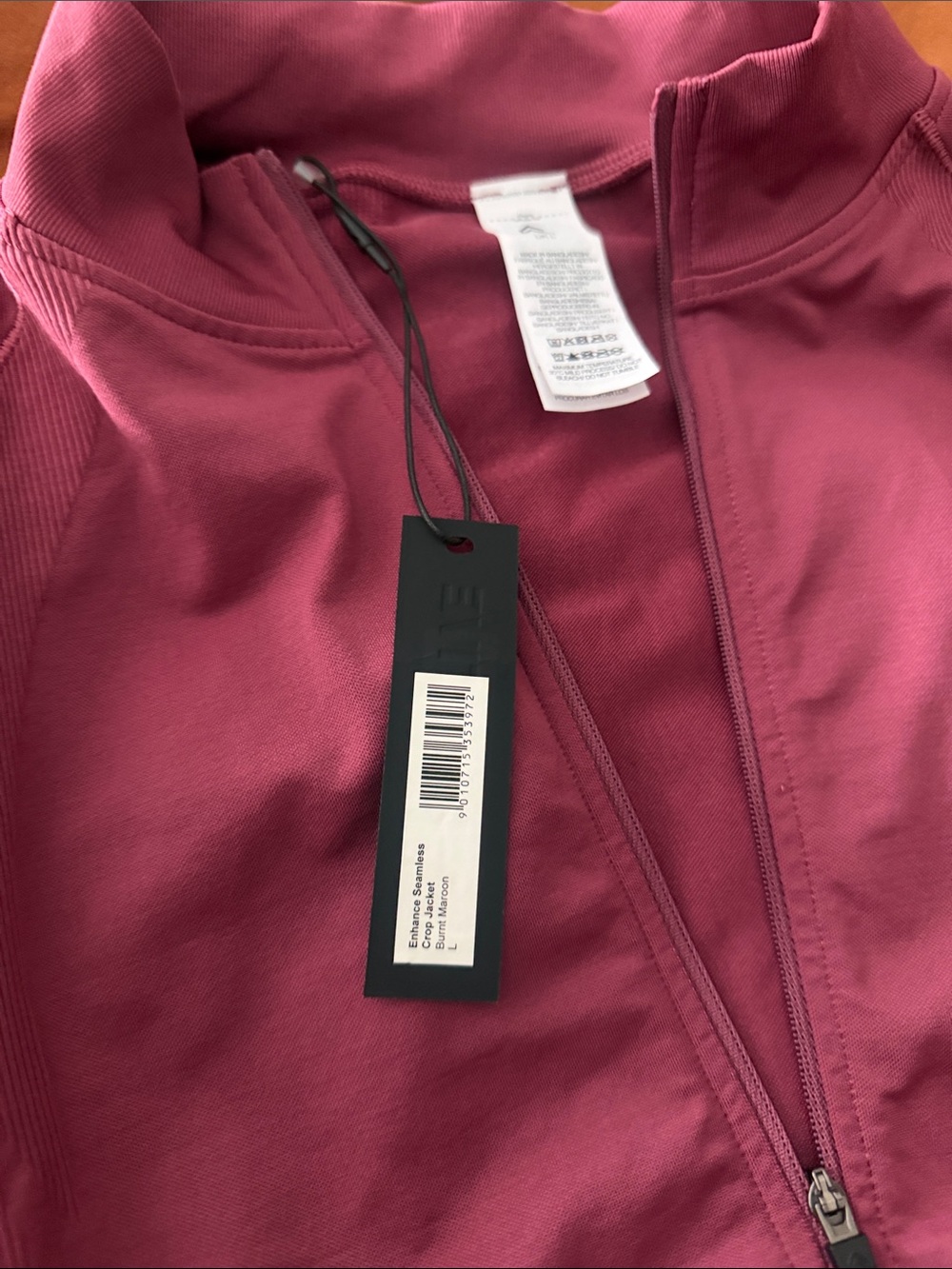 ONER ACTIVE | SEAMLESS CROP JACKET - BURNT MAROON RED - Picture 3 of 4